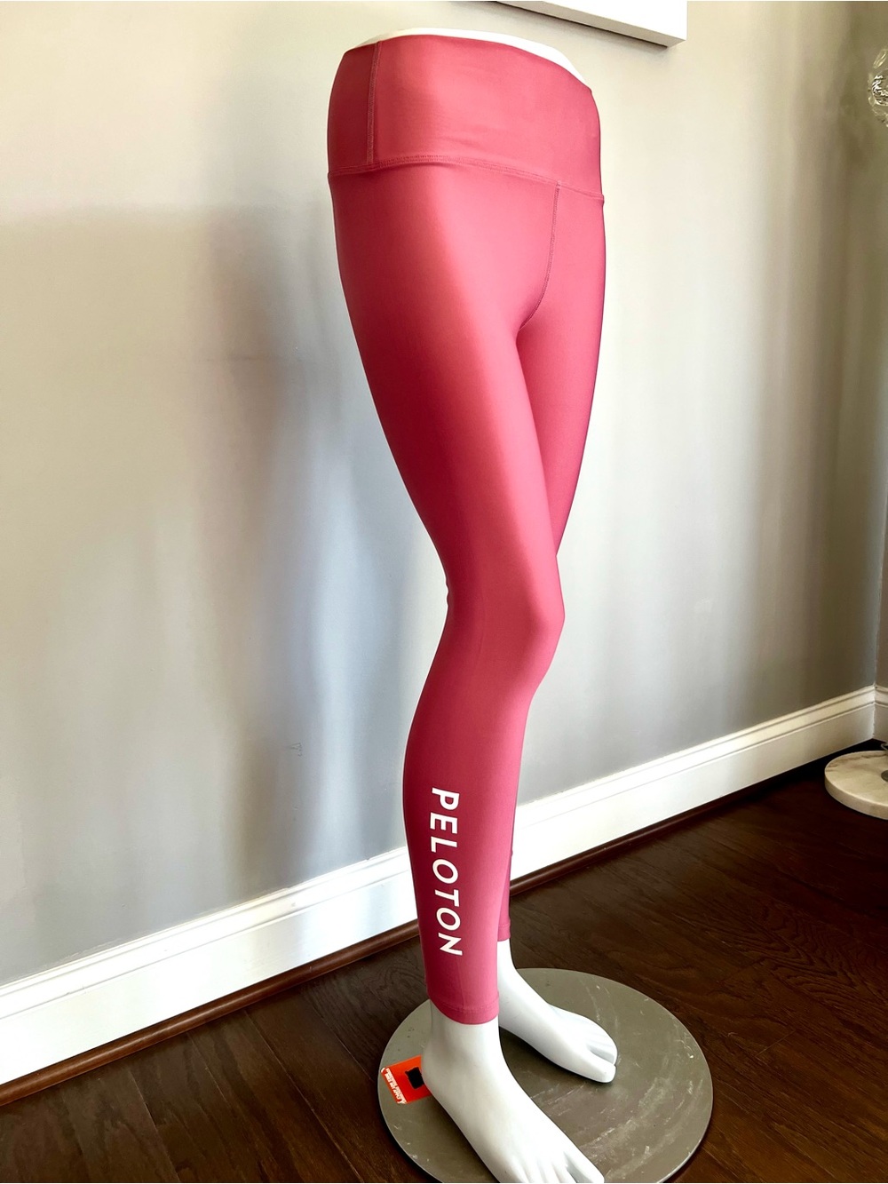 Peloton Solid Flex Show Up Leggings - Picture 3 of 7